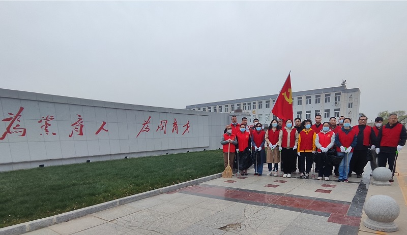 学院多个党支部联合开展党员服务活动