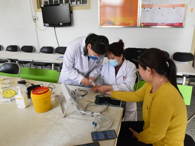 足不出校享受专家服务，学院开展健康义诊下基层活动