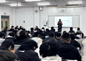 低空经济学院举行学科系列比赛复盘暨学习交流分享会