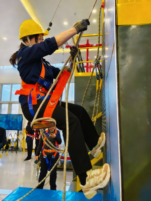 天津石油职院教师依托参训淬炼特种作业考评“硬核”力量