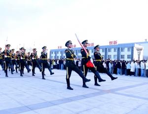 天津石油职院新学期升旗仪式吹响奋进号角