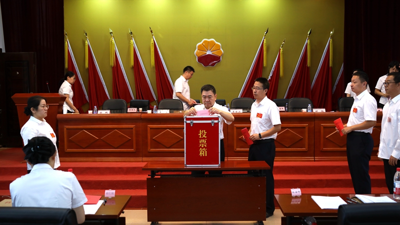 李投.JPG
