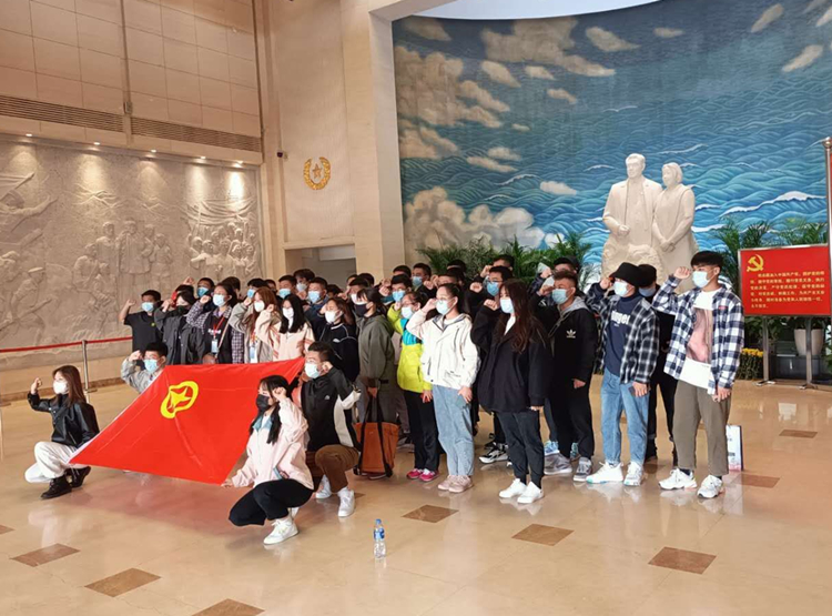 合影2_副本.jpg 合影2_副本.jpg
